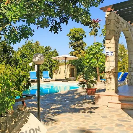 Villa Solon Polis