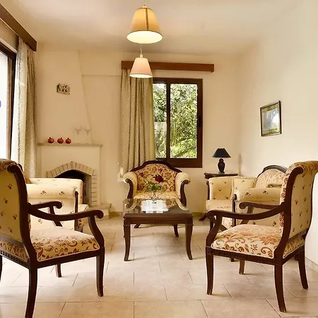 Villa Solon Polis